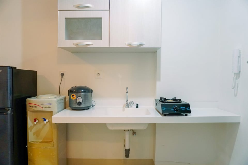 Room | Private kitchen | Fridge, stovetop, cookware/dishes/utensils