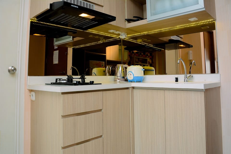 Room | Private kitchen | Fridge, stovetop, cookware/dishes/utensils