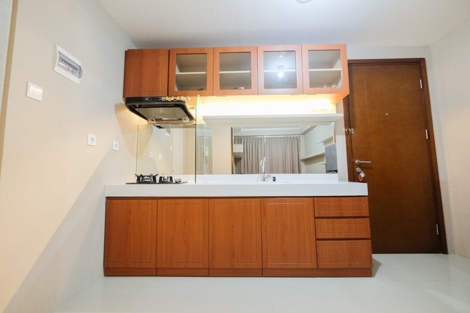 Room | Private kitchen | Fridge, stovetop, cookware/dishes/utensils
