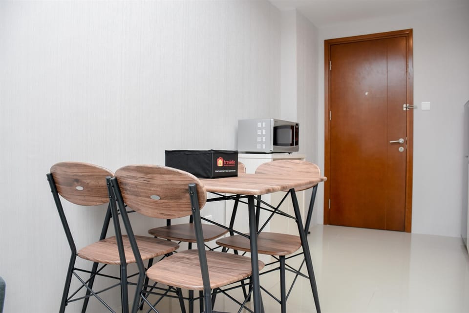 Room | In-room dining