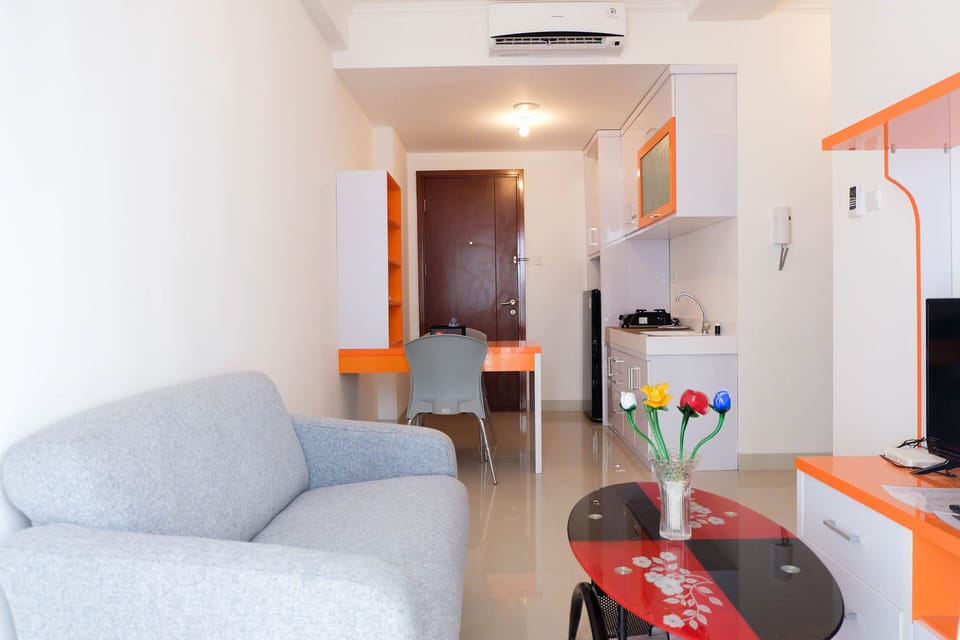 Room | Living area | TV