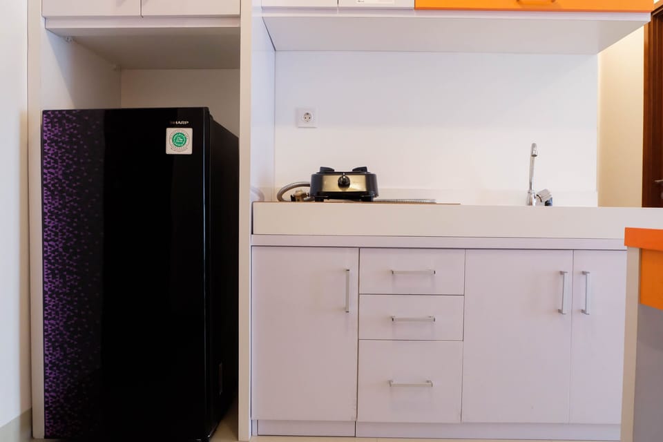 Room | Private kitchen | Fridge, stovetop, cookware/dishes/utensils