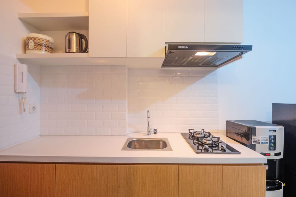 Room | Private kitchen | Fridge, stovetop, cookware/dishes/utensils