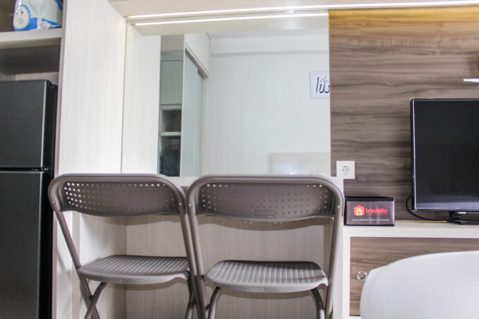 Room | In-room dining