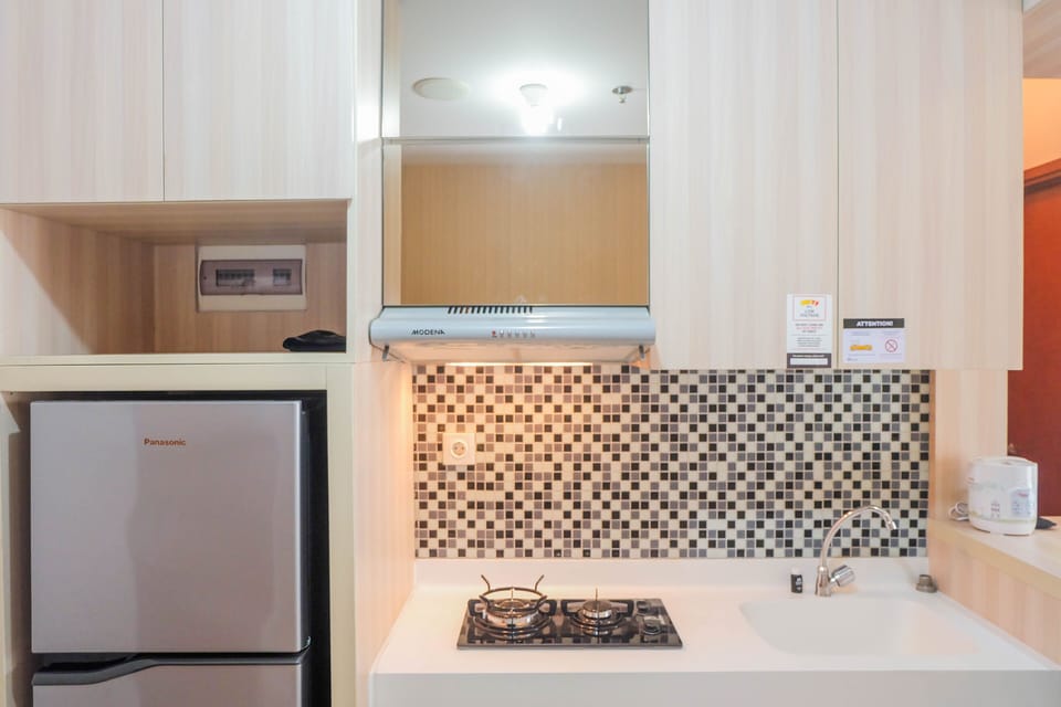 Room | Private kitchen | Fridge, stovetop, cookware/dishes/utensils