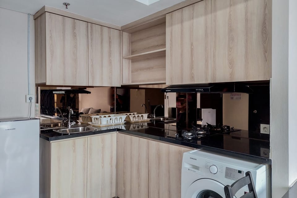 Room | Private kitchen | Fridge, stovetop, cookware/dishes/utensils
