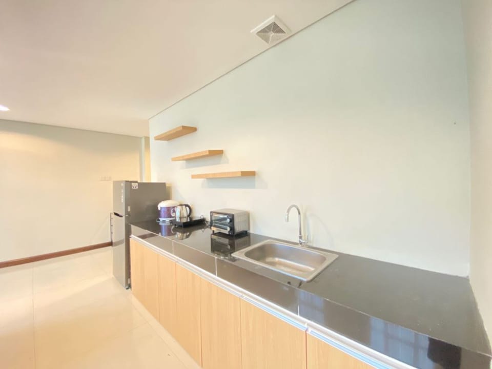 Fridge, stovetop, cookware/dishes/utensils