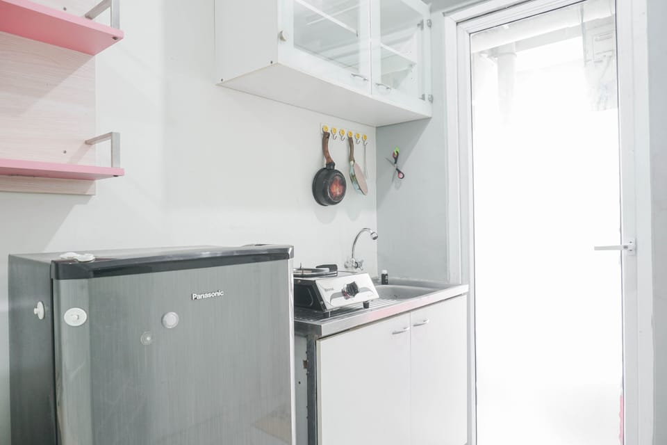 Fridge, stovetop, cookware/dishes/utensils