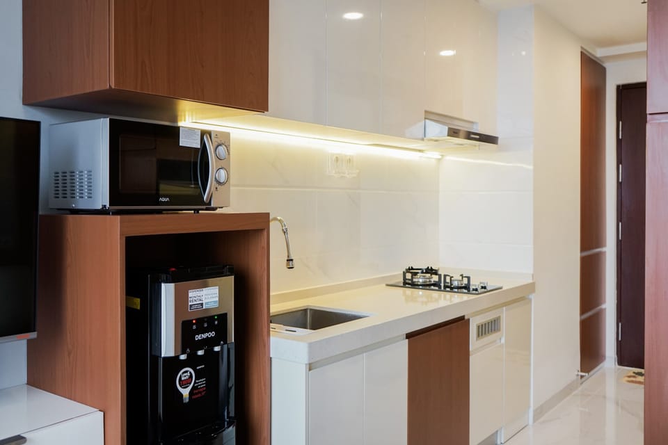 Room | Private kitchen | Fridge, stovetop, cookware/dishes/utensils