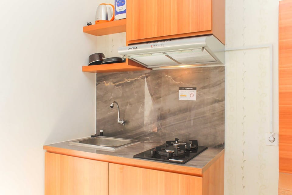Room | Private kitchen | Fridge, stovetop, cookware/dishes/utensils