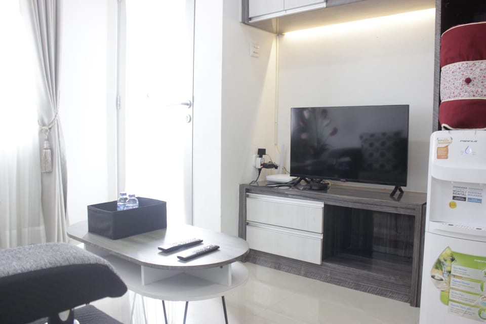 Room | Living room | TV