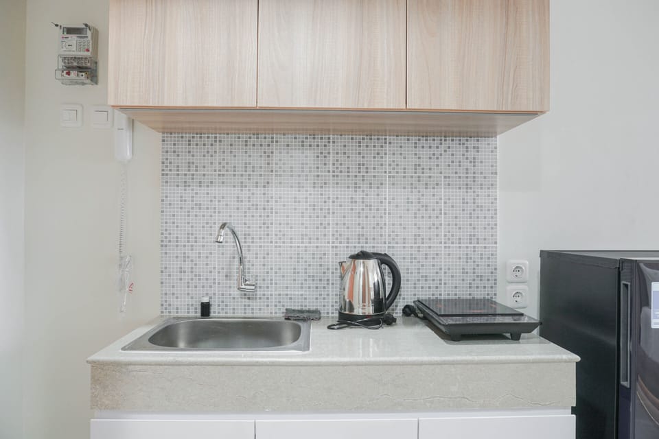 Room | Private kitchen | Fridge, stovetop, cookware/dishes/utensils