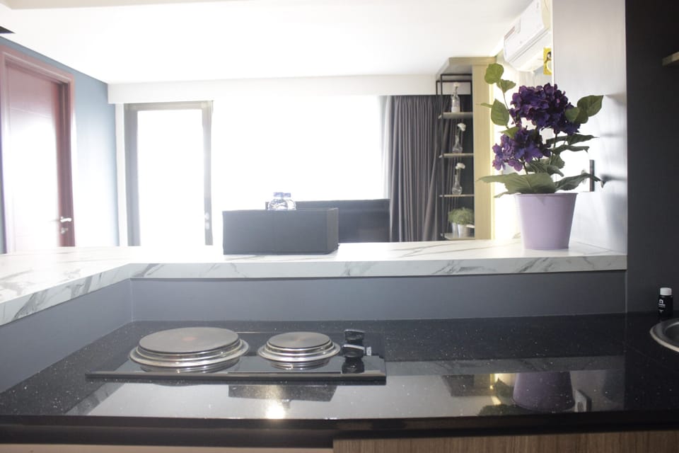 Room | Private kitchen | Fridge, stovetop, cookware/dishes/utensils