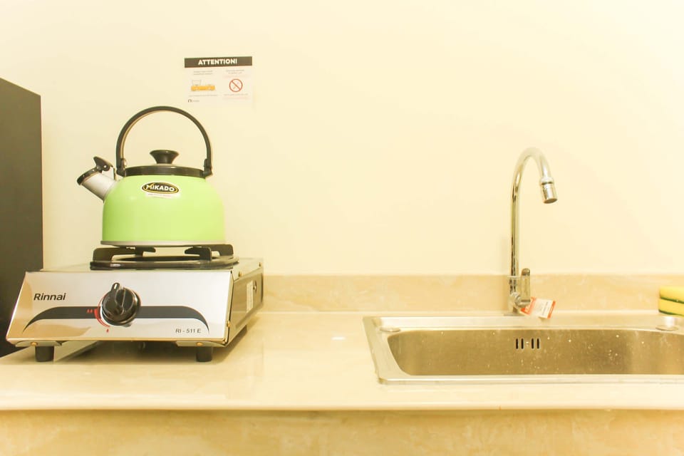 Room | Private kitchen | Fridge, stovetop, cookware/dishes/utensils