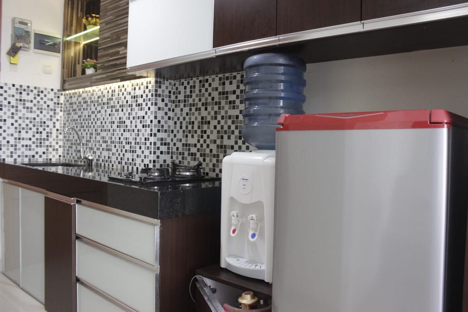 Room | Private kitchen | Fridge, stovetop, cookware/dishes/utensils