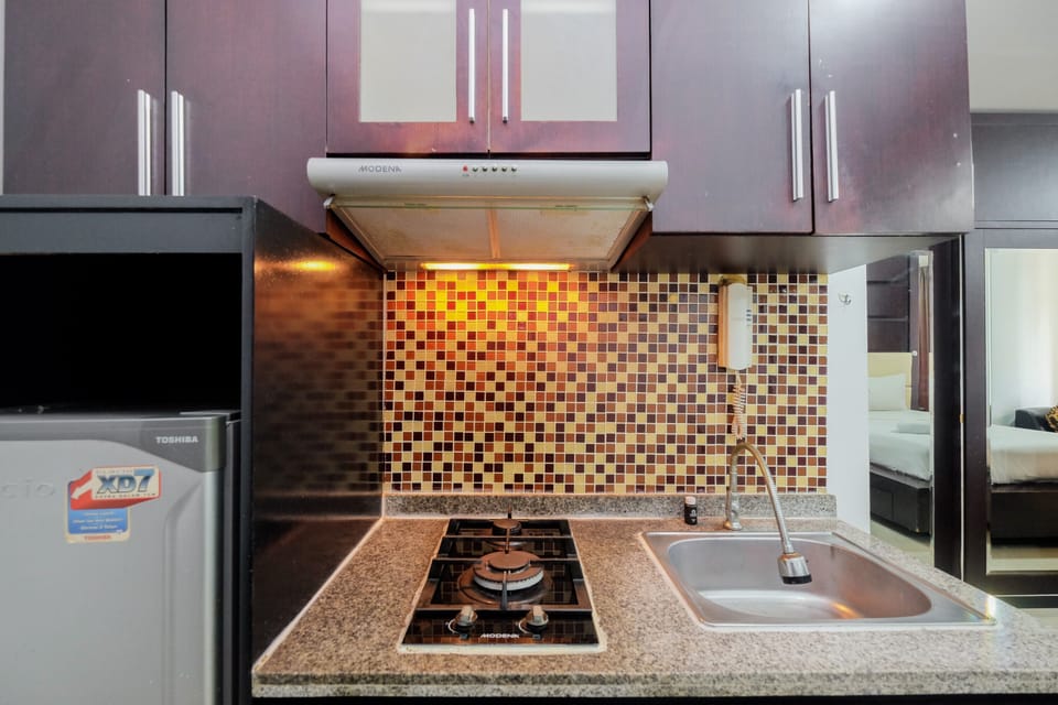 Room | Private kitchen | Fridge, stovetop, cookware/dishes/utensils