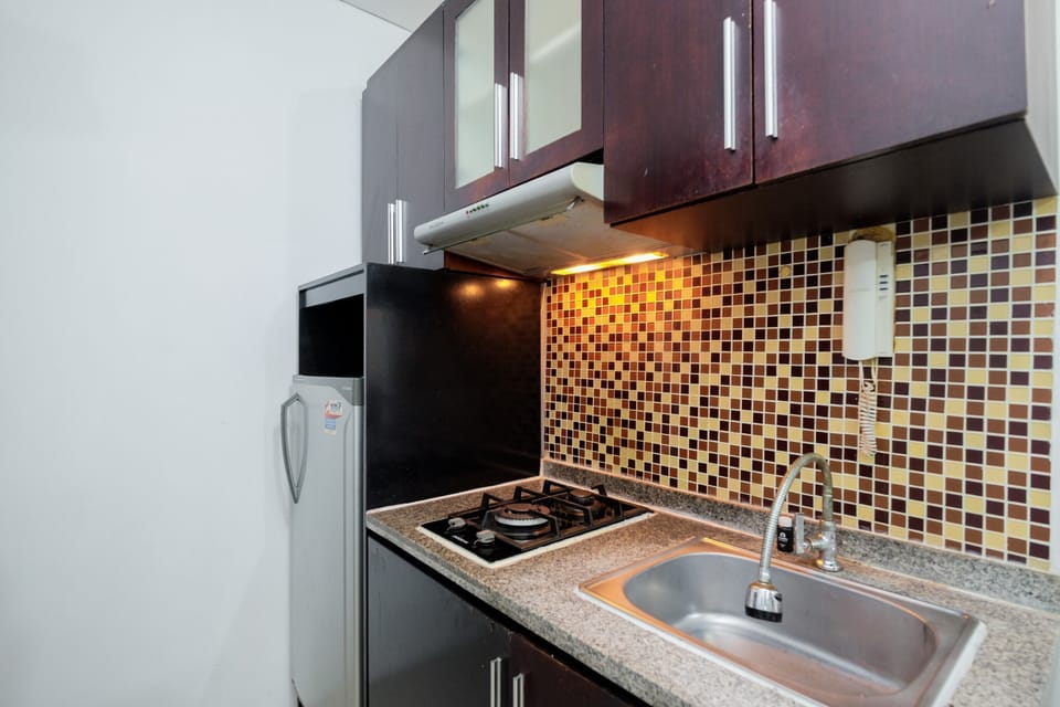 Room | Private kitchen | Fridge, stovetop, cookware/dishes/utensils