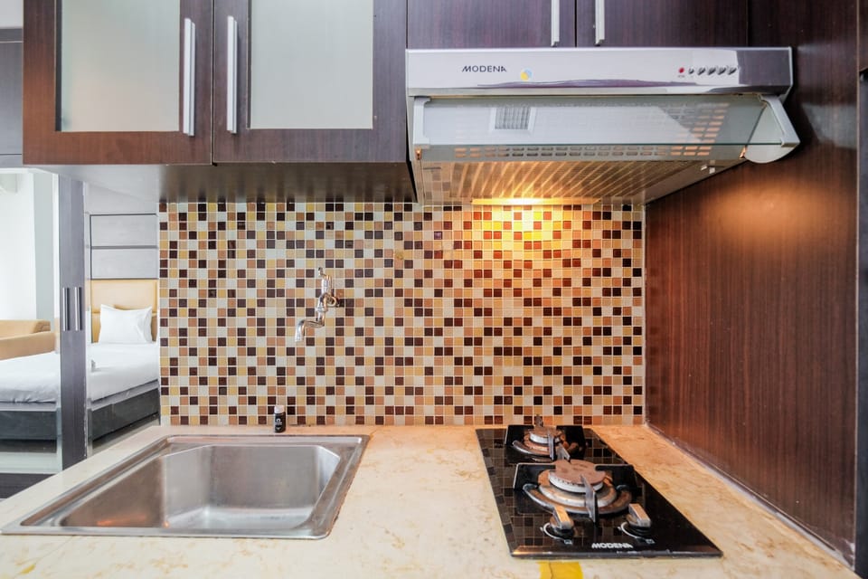 Room | Private kitchen | Fridge, stovetop, cookware/dishes/utensils