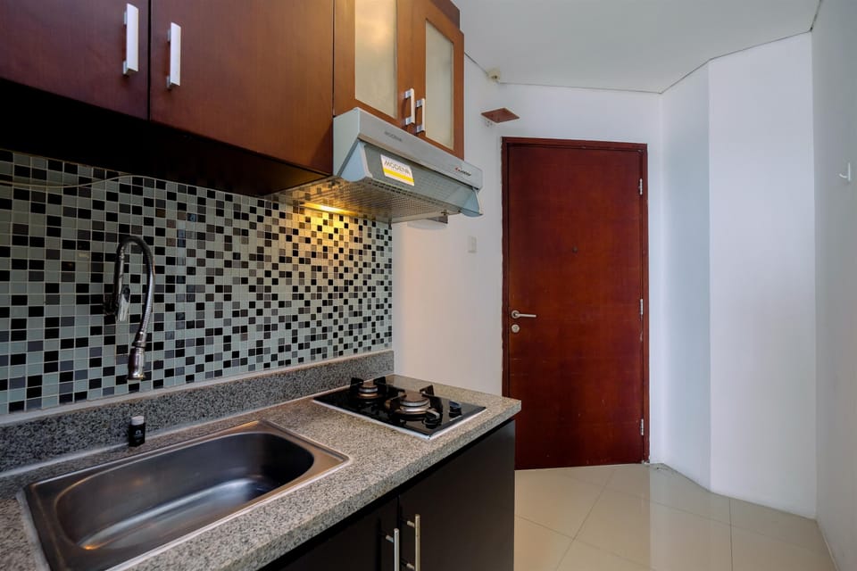 Room | Private kitchen | Fridge, stovetop, cookware/dishes/utensils