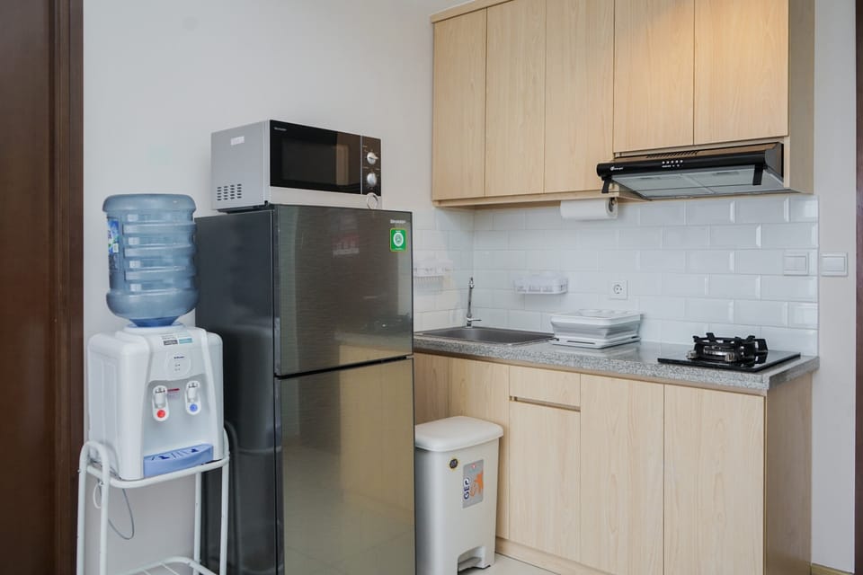 Room | Private kitchen | Fridge, stovetop, cookware/dishes/utensils