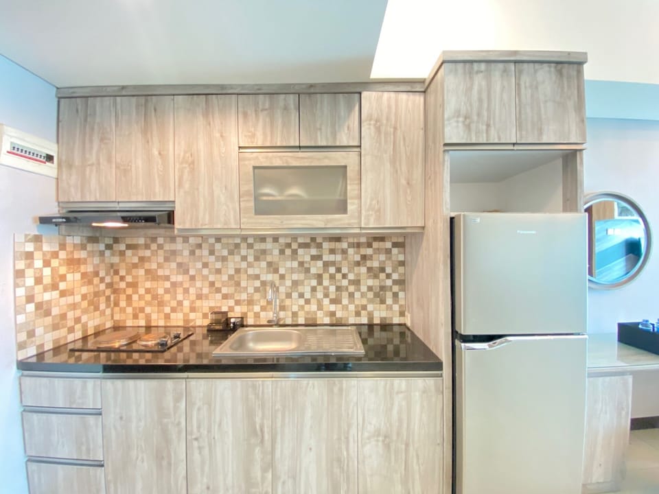 Room | Private kitchen | Fridge, stovetop, dishwasher, cookware/dishes/utensils