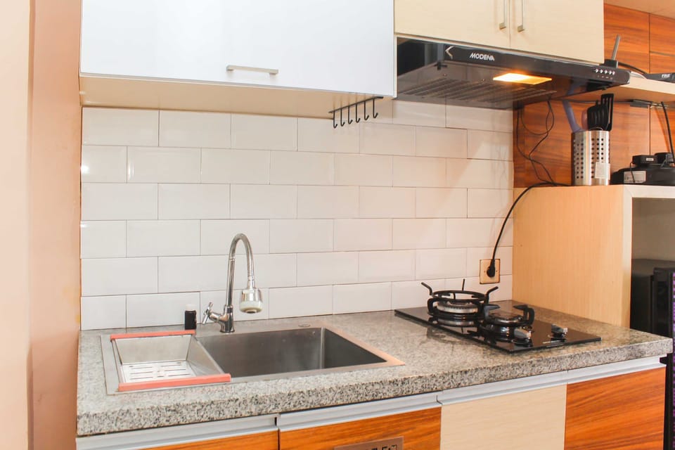 Room | Private kitchen | Fridge, stovetop, cookware/dishes/utensils