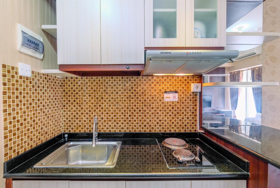Room | Private kitchen | Fridge, stovetop, cookware/dishes/utensils