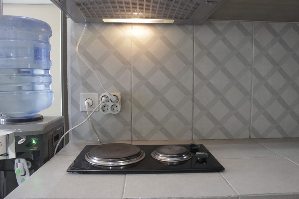 Room | Private kitchen | Fridge, stovetop, cookware/dishes/utensils
