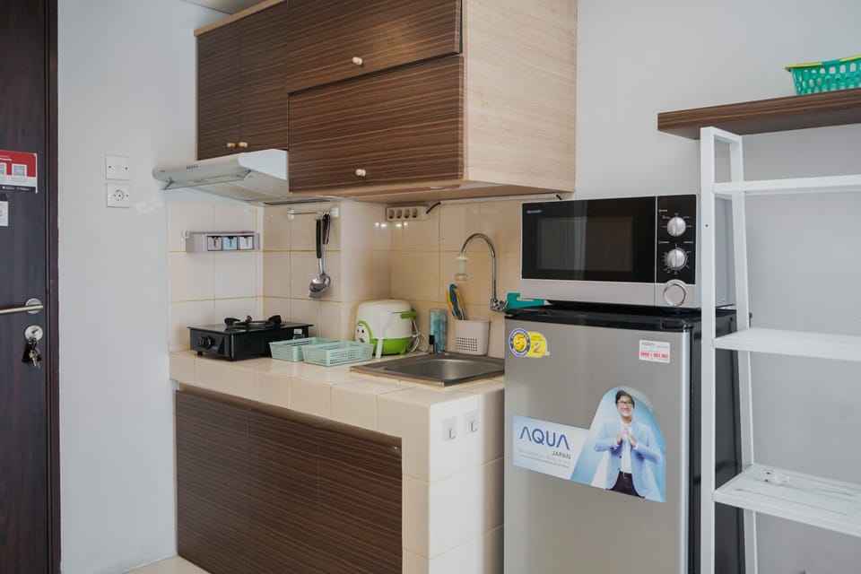 Room | Private kitchen | Fridge, stovetop, cookware/dishes/utensils