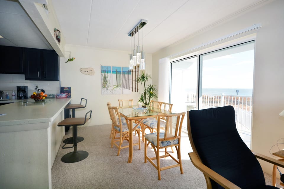 Dining-Area