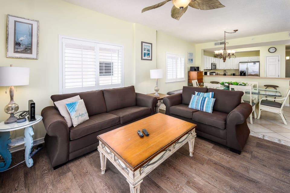 Living room and Dinning area - Living room view