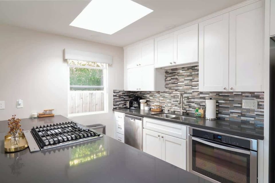 You’ll love cooking in the modern, fully equipped kitchen 