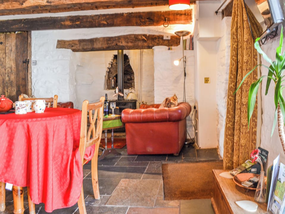 Open plan living space | Ty Fferm Hen - Coity Bach, Talybont-On-Usk