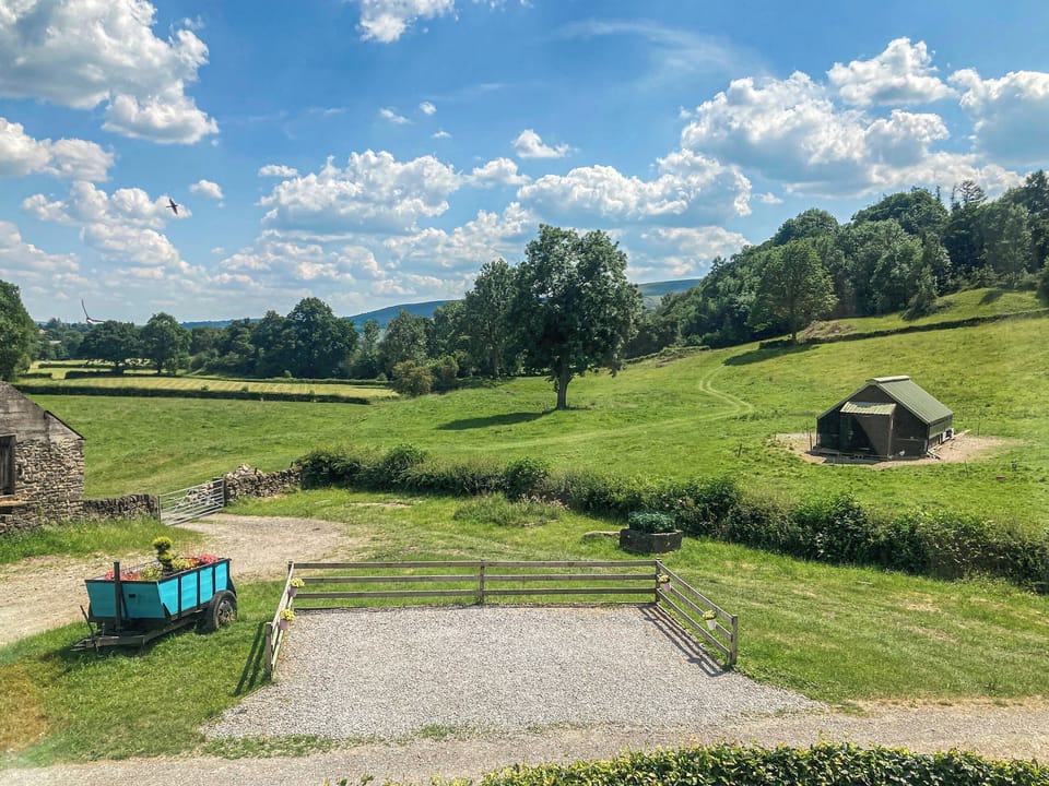 Surrounding area | Carr View - Carr View - Carr View Farm, Thornhill, Hope Valley