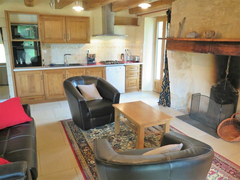 Furniture, Property, Table, Building, Cabinetry, Lighting, Wood, Interior Design, Comfort, Living Room