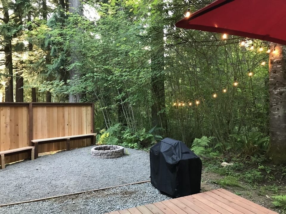 Private fire pit and propane bbq
