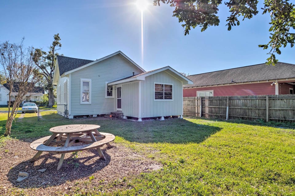 Backyard | Charcoal Grill | Centrally Located | ~ 3 Mi to North Beach
