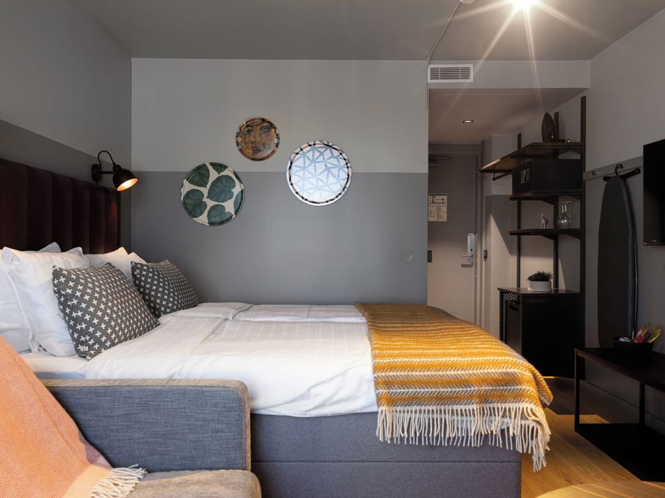 Family Room | Hypo-allergenic bedding available, pillowtop beds, in-room safe, desk