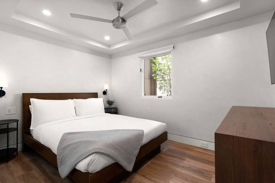 Get a great nights sleep in the comfortable queen bed in this cool, quiet bedroom with a flat screen TV