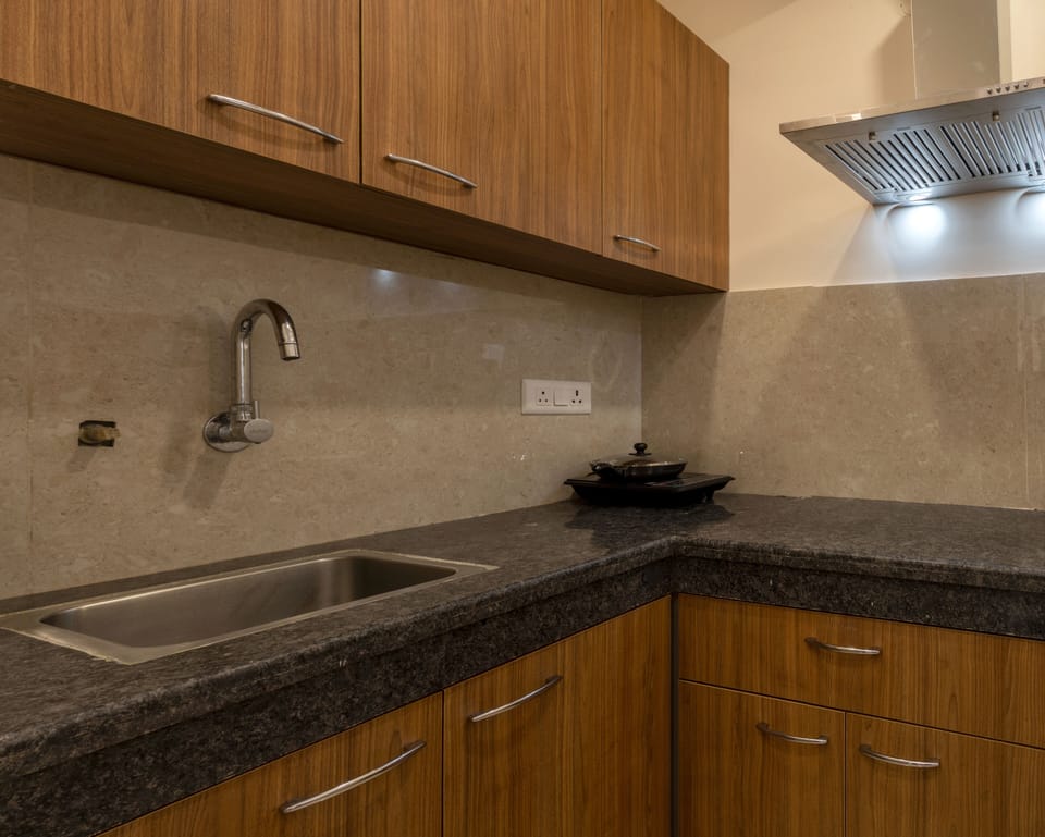 Winsome Studio Apartment | Private kitchen | Fridge, microwave, coffee/tea maker, cookware/dishes/utensils