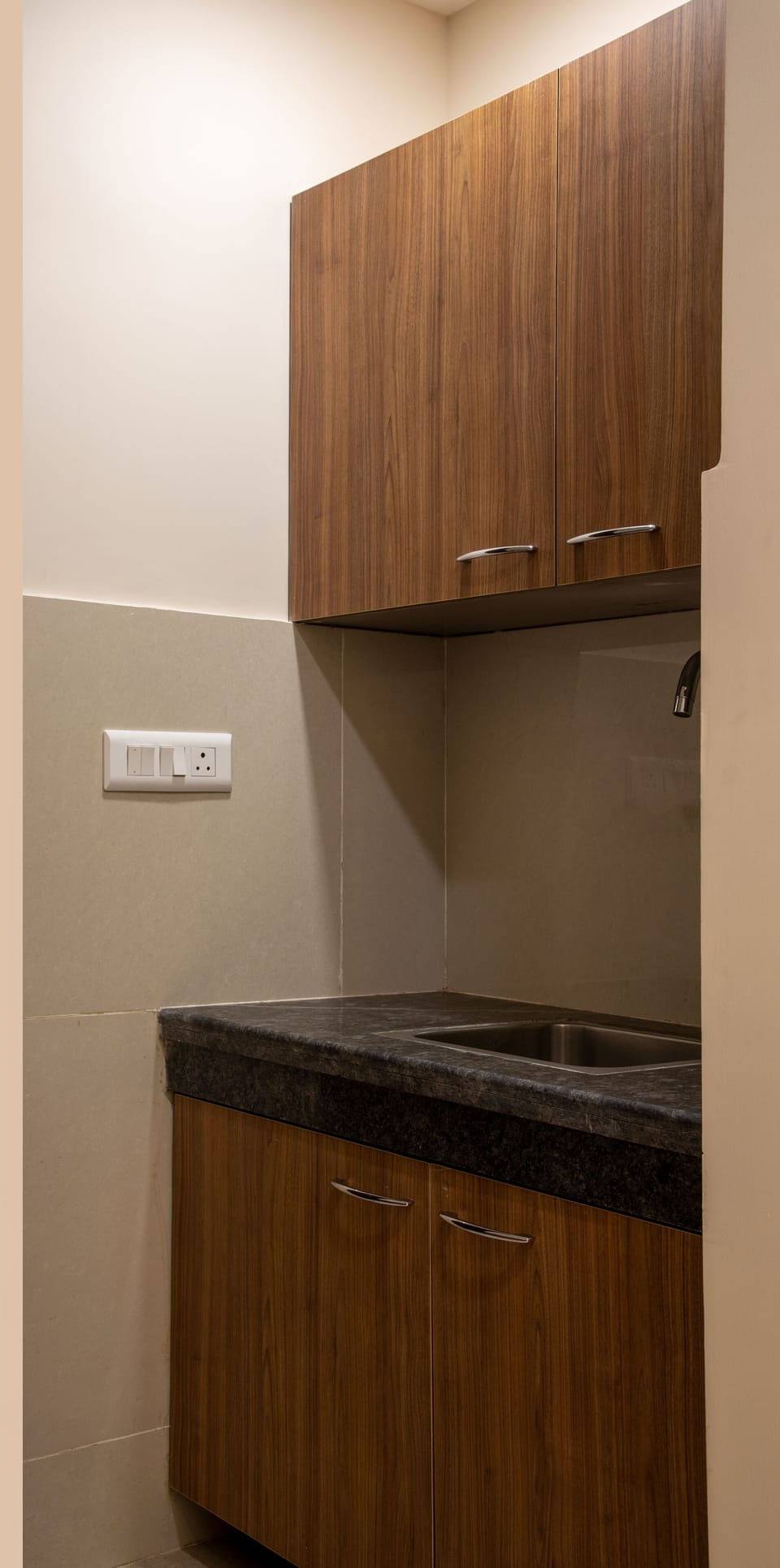 Sterling Studio Apartment | Private kitchen | Fridge, microwave, coffee/tea maker, cookware/dishes/utensils
