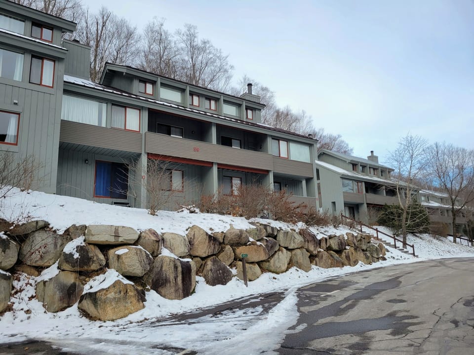 Middle townhouse
