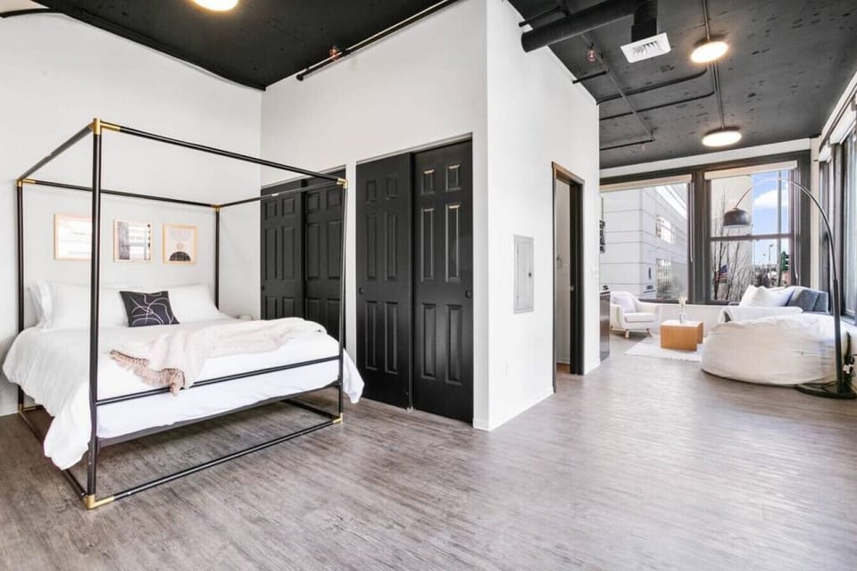 High-end queen mattress