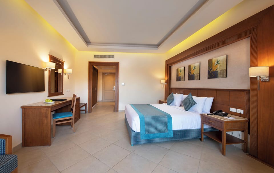 Egyptian cotton sheets, minibar, in-room safe, blackout drapes