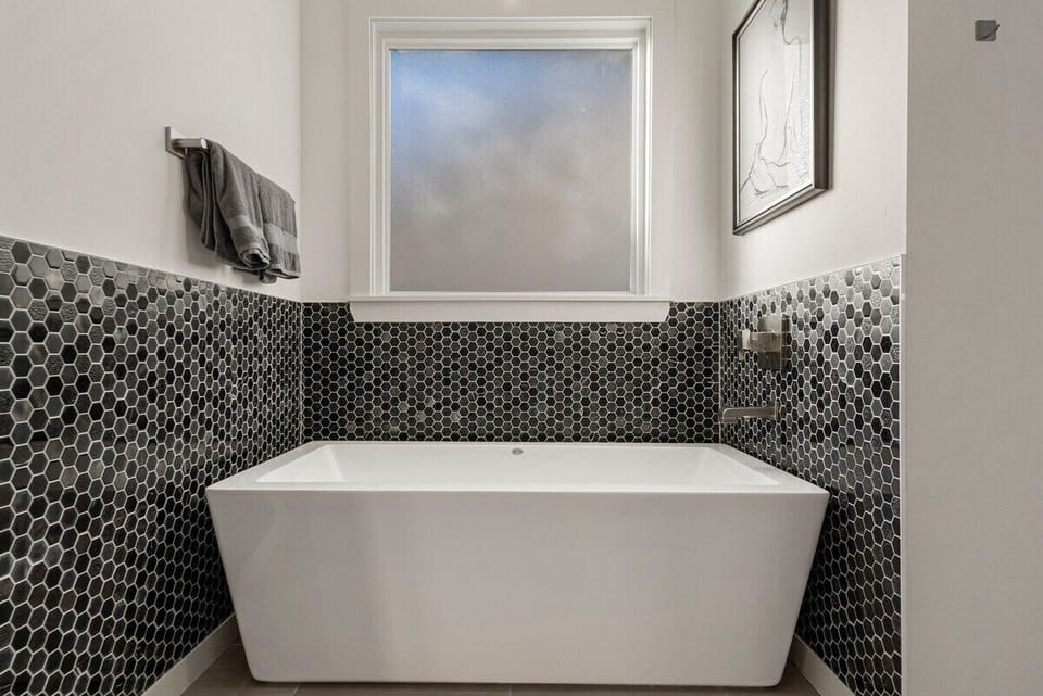 Master bathtub