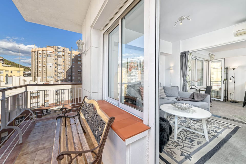 Holiday apartment Martinez Virel with balcony and living room