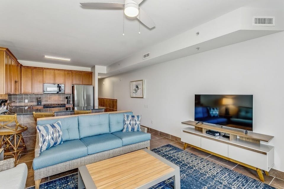 Beach Club 103A - Living room