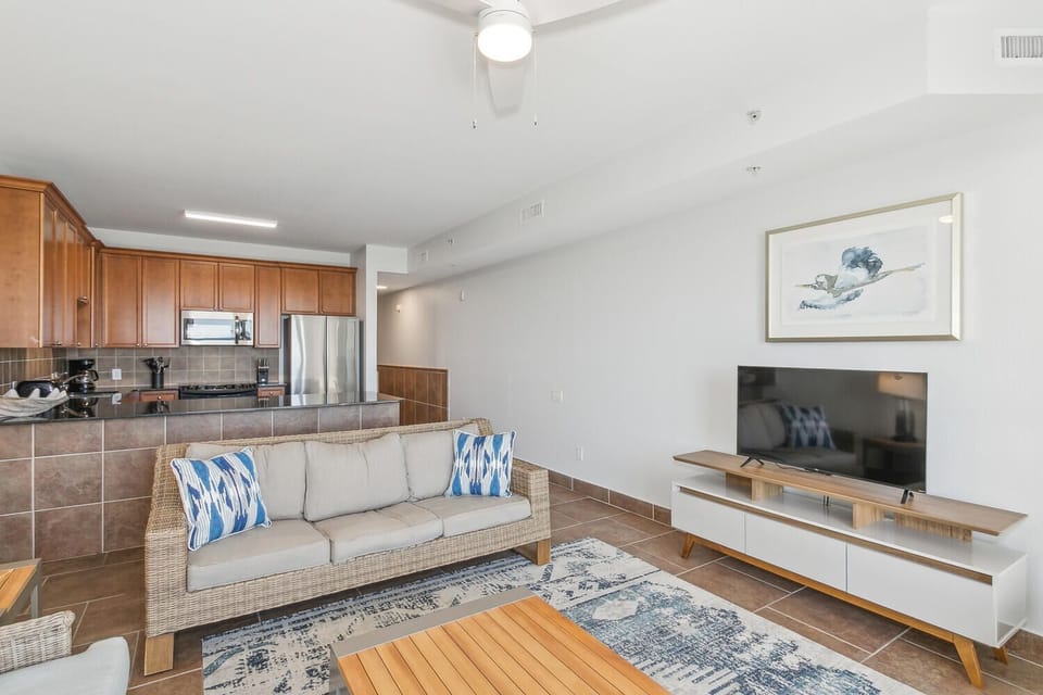 Beach Club 105A - Living Room