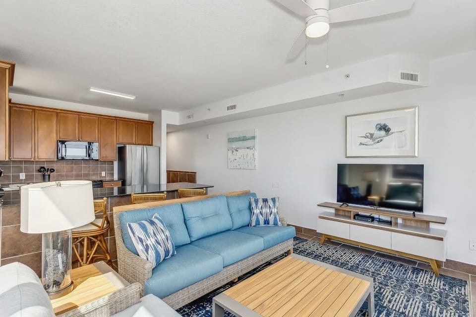 Beach Club 106A - Living room