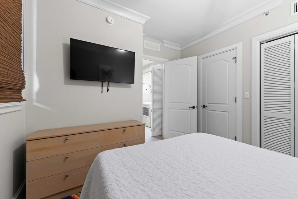 Beach Club 501 - Full bedroom